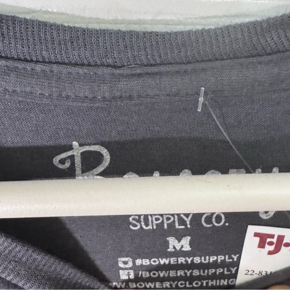 Gray Short Sleeve Crew Neck Tee with Subtle Chest Design Montana - Picture 2 of 3